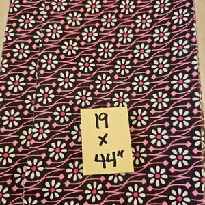 Pink Black Floral Cotton Fabric Daisy Retro Print Quilting Sewing  19 x44” Retro